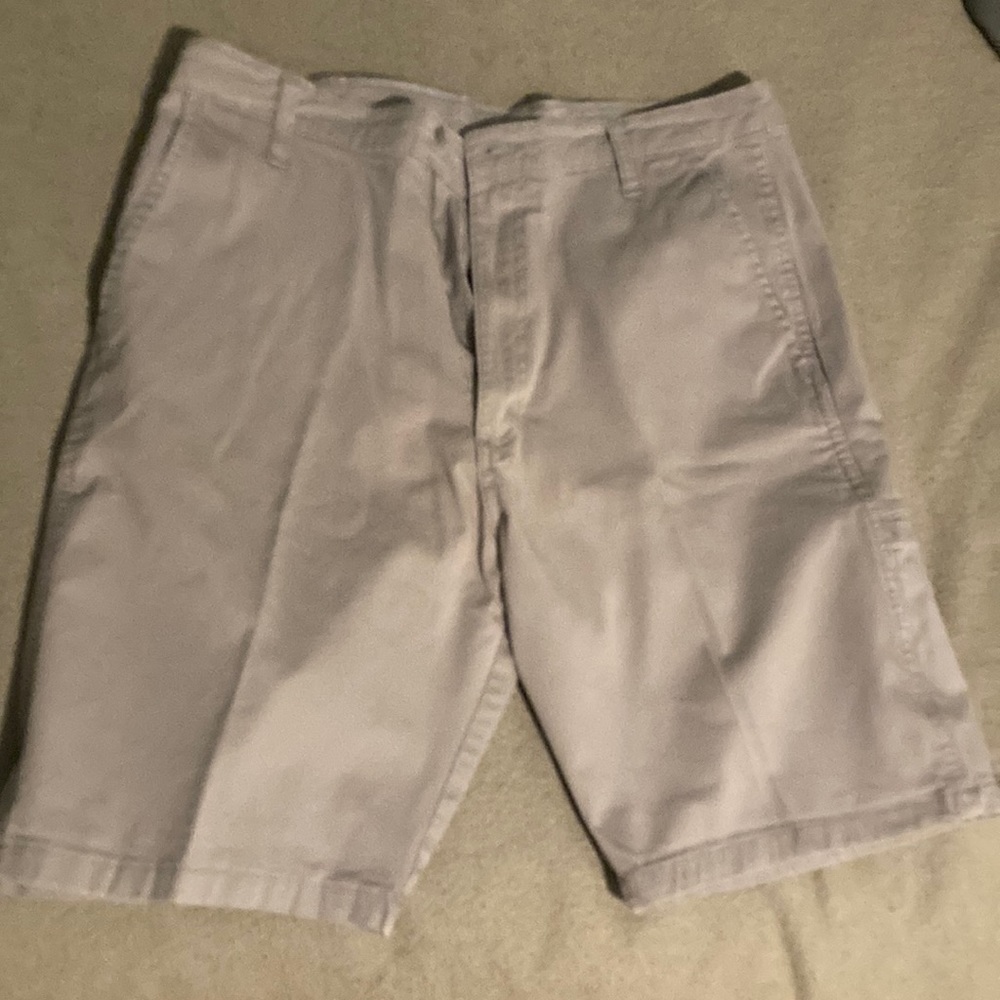 Wrangler 32 shorts